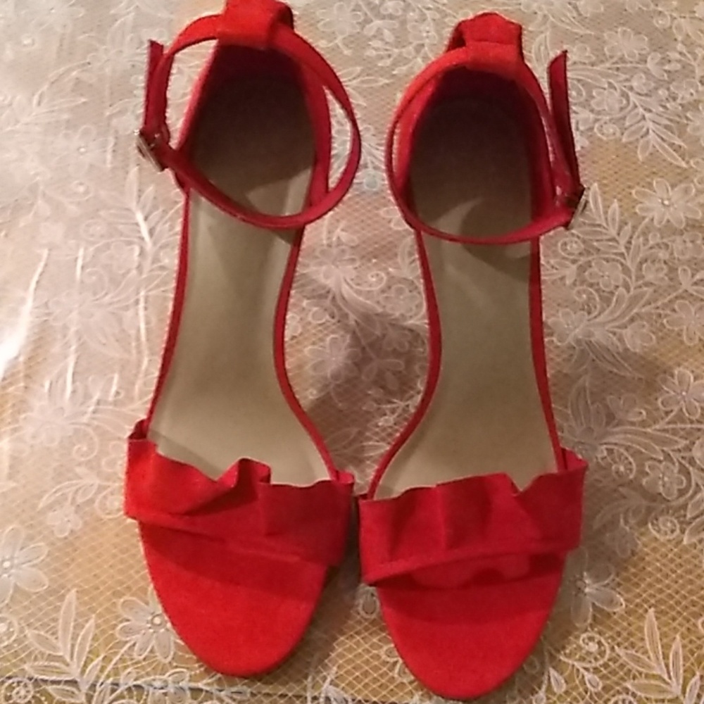 a.n.d eawy  Red Heels